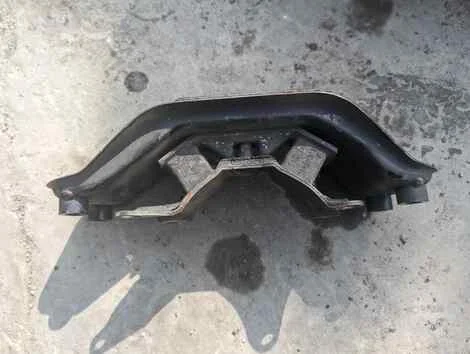 Подушка кпп Subaru Impreza GG3 EJ152 - изображение 1