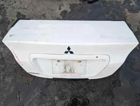 Крышка багажника Mitsubishi Lancer CS2A 4G15 Задн. - изображение 1