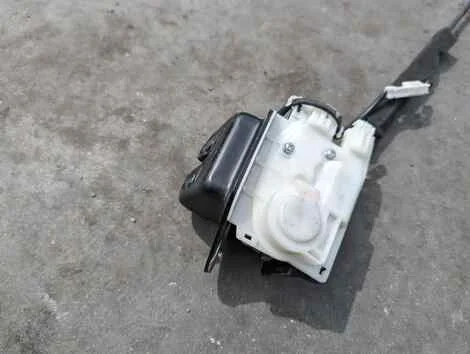 Замок багажника Honda Stepwgn RK5 R20A - изображение 1