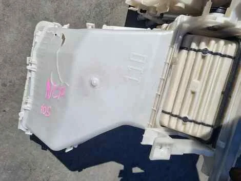 Печка Toyota Ractis NCP105 1NZ-FE - миниатюра 3
