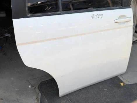 Дверь Toyota Isis ZGM10G 2ZR-FAE Прав. Задн. - миниатюра 2