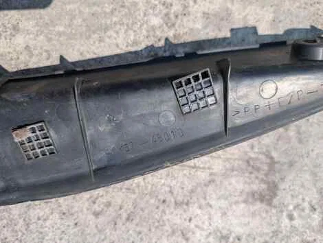 Накладка на стоп Toyota Harrier MCU35W 1MZ-FE Прав. Задн. - миниатюра 2
