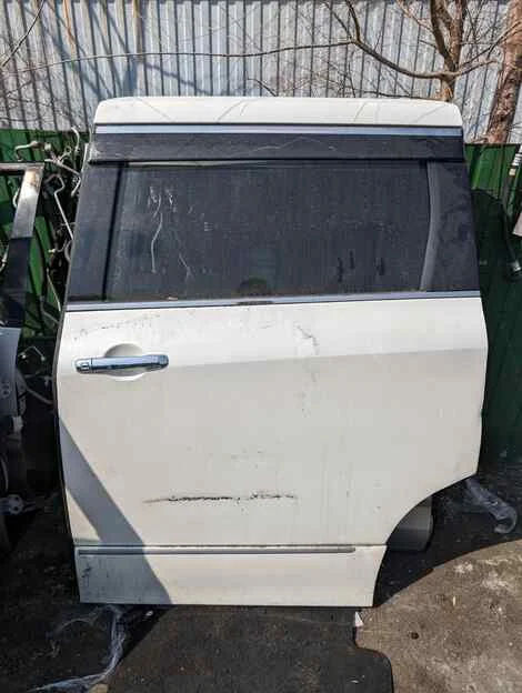 Дверь Nissan Elgrand TE52 QR25DE Лев. Задн. - изображение 1