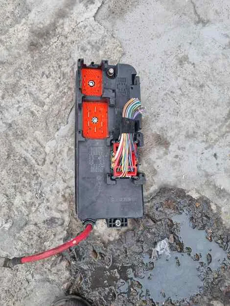 Блок предохранителей Saab 9-3 YS3F B207R - миниатюра 3