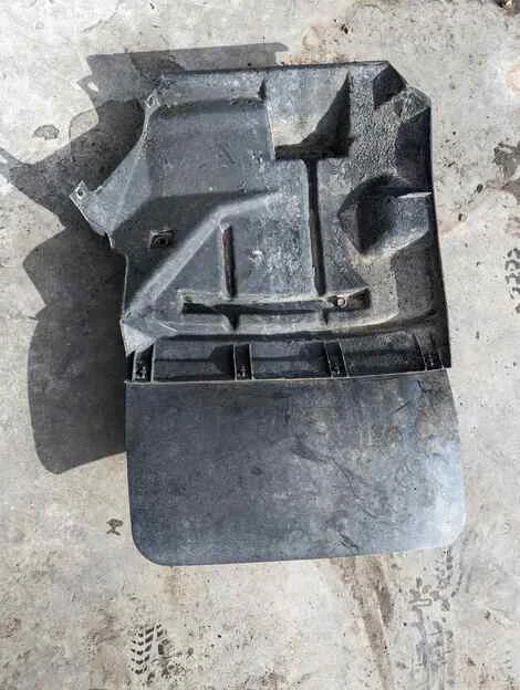 Брызговик Nissan Atlas SG2H41 FD42 Лев. Перед. - миниатюра 2