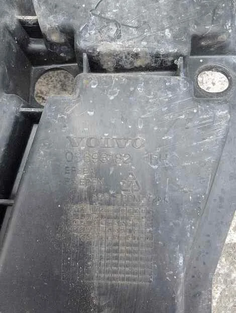 Крепление бампера Volvo V70 SW59 B5254T2 Прав. Перед. - миниатюра 2