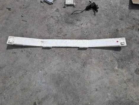 Пенопласт в бампер Nissan Elgrand PNE52 VQ35DE Задн. - миниатюра 3