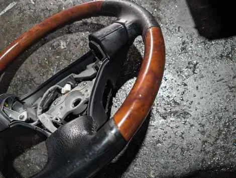 Руль Toyota Harrier MCU35W 1MZ-FE - миниатюра 2