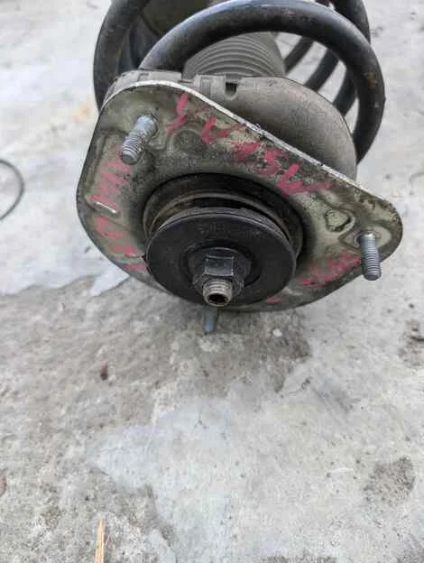 Стойка Volvo V70 SW59 B5254T2 Лев. Перед. - миниатюра 2