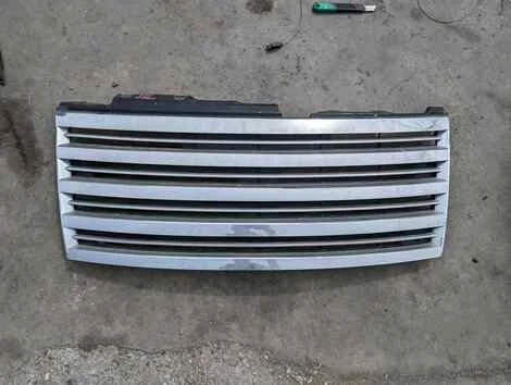 Решетка радиатора Nissan Elgrand MNE51 VQ25DE - изображение 1