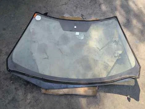 Лобовое стекло Toyota Corolla Axio NKE165 1NZ-FXE - изображение 1
