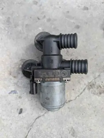 Помпа печки Bmw X3 E83 M54B25