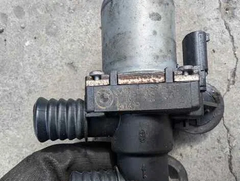 Помпа печки Bmw X3 E83 M54B25 - миниатюра 2