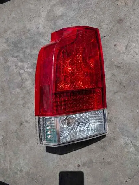Стоп Volvo V70 SW59 B5254T2 Лев. Задн. - изображение 1