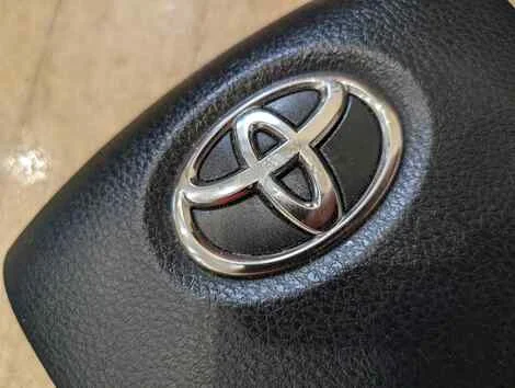 Airbag на руль Toyota Noah ZRR80W 3ZR-FAE - миниатюра 2