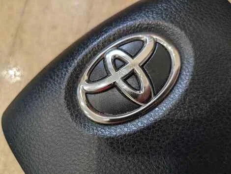 Airbag на руль Toyota Noah ZRR80W 3ZR-FAE - миниатюра 2