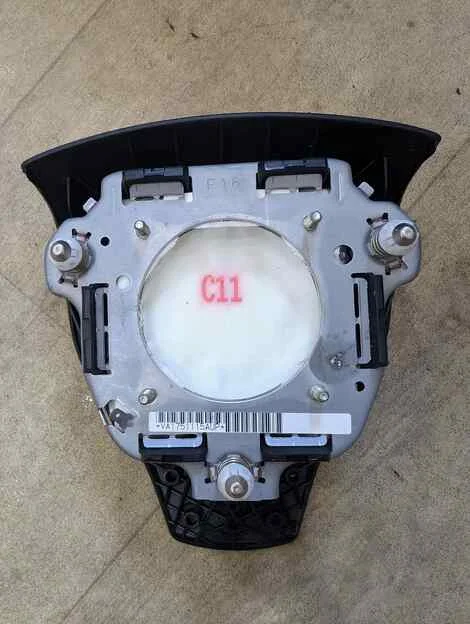 Airbag на руль Toyota Noah ZRR80W 3ZR-FAE - миниатюра 3