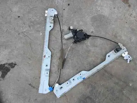 Стеклоподъемник Nissan Elgrand PE52 VQ35DE Прав. Перед.