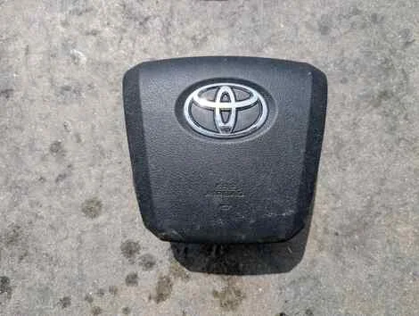 Airbag на руль Toyota Prius ZVW50 2ZR-FXE - изображение 1
