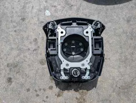 Airbag на руль Toyota Prius ZVW50 2ZR-FXE - миниатюра 2