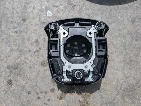 Airbag на руль Toyota Prius ZVW50 2ZR-FXE - миниатюра 2
