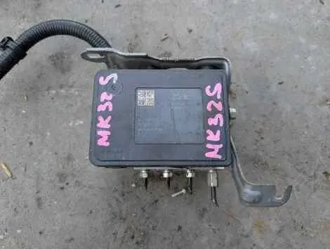 Блок abs Suzuki Spacia MK32S R06A