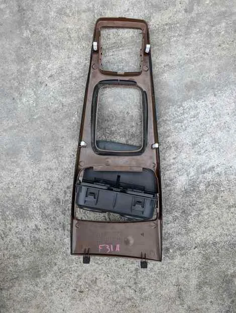 Консоль кпп Mitsubishi Diamante F31A 6G73 - миниатюра 2