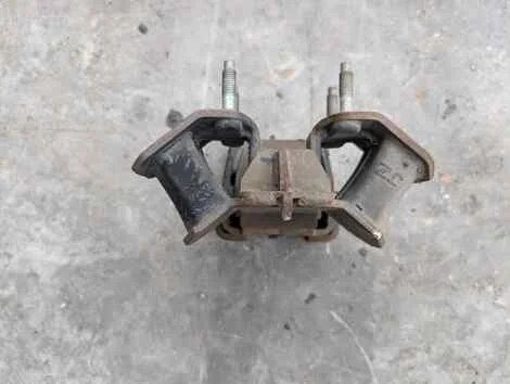 Подушка акпп Toyota Progres JCG10 1JZ-FSE - изображение 1