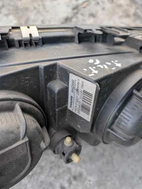 Фара Volvo V70 SW65 B5244S2 Прав. Перед. - миниатюра 4