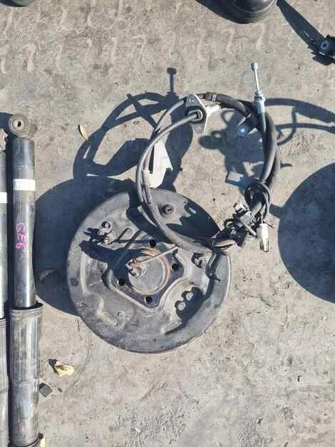 Ступица Toyota Spade NCP141 1NZ-FE Лев. Задн. - миниатюра 2