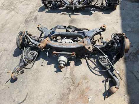 Балка подвески Nissan Serena CNC25 MR20DE Задн. - миниатюра 2