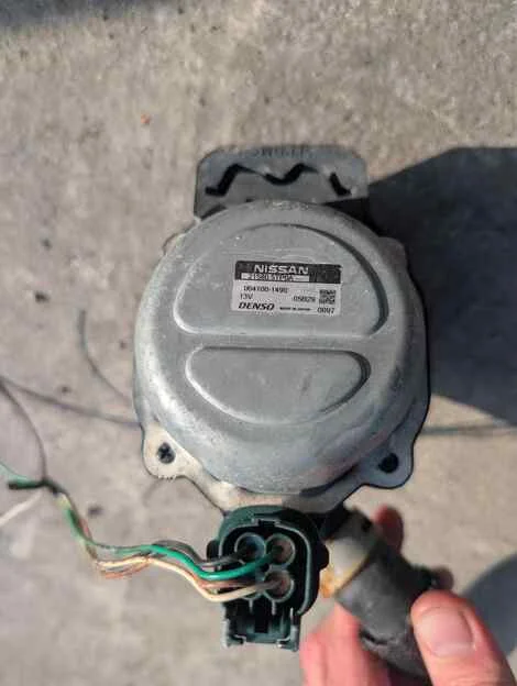 Помпа инвертора Nissan Serena HC27 HR12DE - миниатюра 2