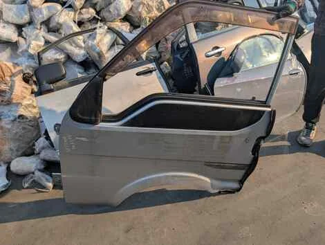 Дверь Nissan Vanette SK22MN R2 Лев. Перед. - изображение 1