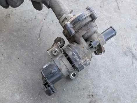 Помпа печки Toyota Prius NHW10 1NZ-FXE - миниатюра 3