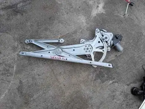 Стеклоподъемник Toyota Sienta NSP170G 2NR-FKE Лев. Перед.