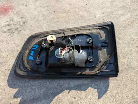 Стоп-вставка Nissan Liberty RM12 QR20DE Лев. Задн. - миниатюра 2