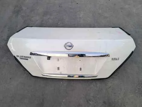 Крышка багажника Nissan Bluebird Sylphy QNG10 QG18DE Задн. - изображение 1