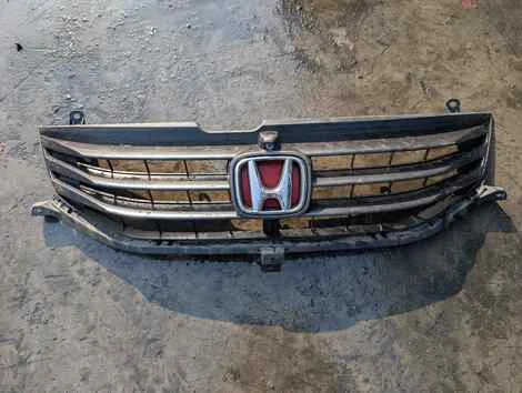 Решетка радиатора Honda Odyssey RB3 K24A - изображение 1