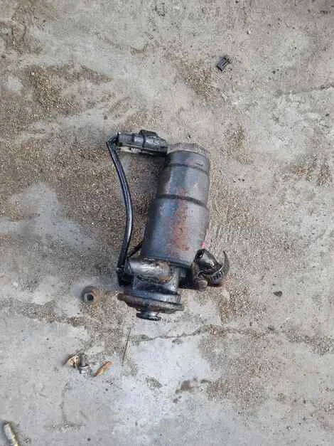 Насос ручной подкачки Mazda Titan SY56L WL - изображение 1