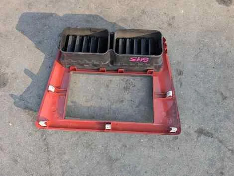 Консоль магнитофона Subaru Forester SH5 EJ205 - миниатюра 2