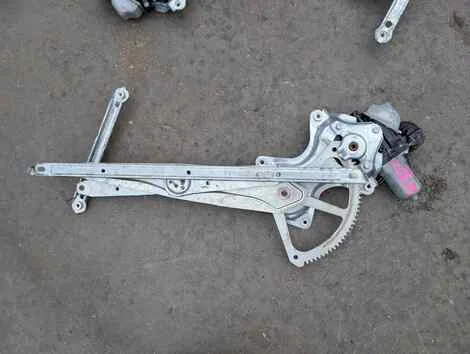 Стеклоподъемник Toyota Wish ZGE25G 2ZR-FAE Лев. Перед. - изображение 1