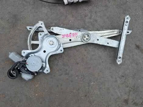 Стеклоподъемник Toyota Wish ZGE25G 2ZR-FAE Прав. Перед. - изображение 1