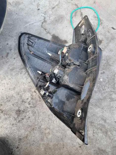 Стоп Subaru Forester SH5 EJ205 Прав. Задн. - миниатюра 3