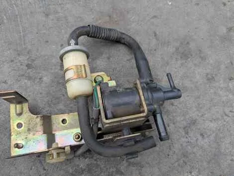 Вакуумный клапан Nissan Vanette SK22MN R2 - миниатюра 2