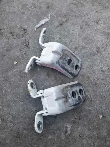 Петли на дверь Nissan Fuga PNY50 VQ35DE Лев. Перед.