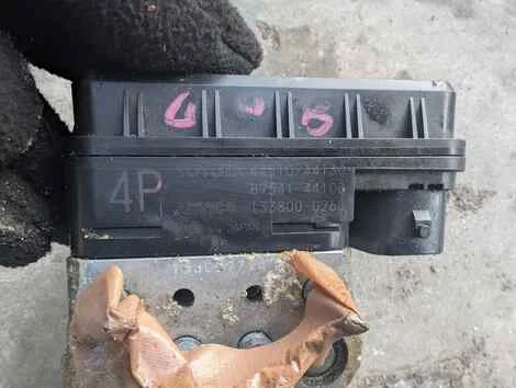 Блок abs Toyota Isis ANM10W 1AZ-FSE - миниатюра 3