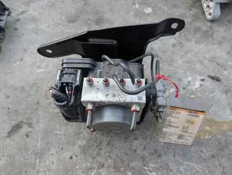 Блок abs Nissan NV100 Clipper DR17V R06A - изображение 1