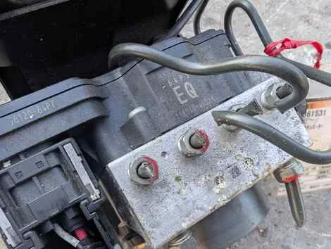Блок abs Nissan NV100 Clipper DR17V R06A - миниатюра 3