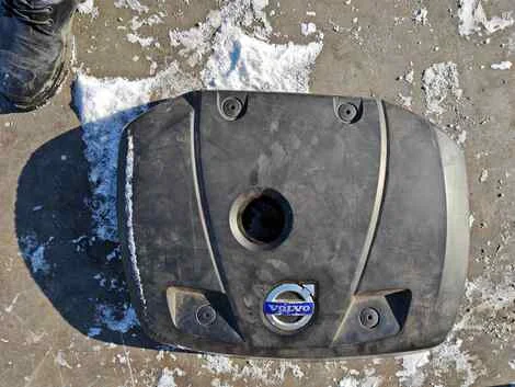 Декоративная крышка двс Volvo V60 FW48 B4164T - изображение 1