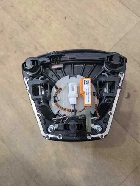 Airbag на руль Volvo V60 FW48 B4164T - миниатюра 4